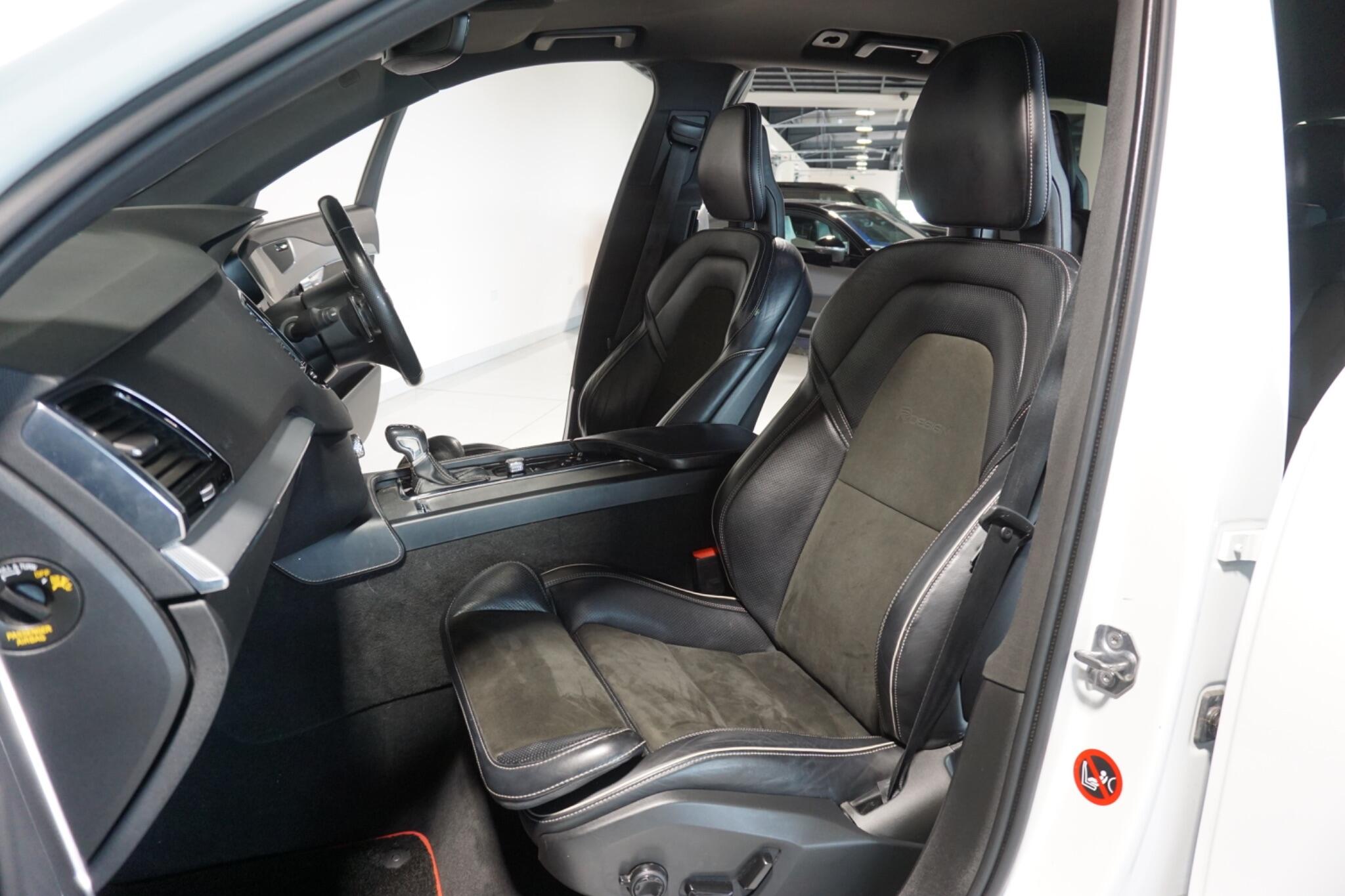 Volvo XC90 2.0 D5 PowerPulse R-Design SUV 5dr Diesel Auto 4WD Euro 6 (s/s) (235 ps)